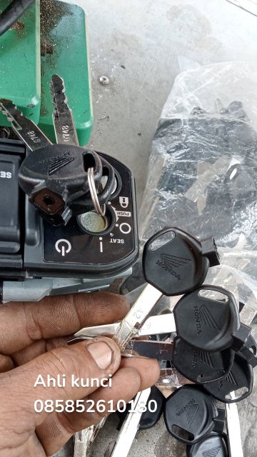 Ahli kunci 085852610180